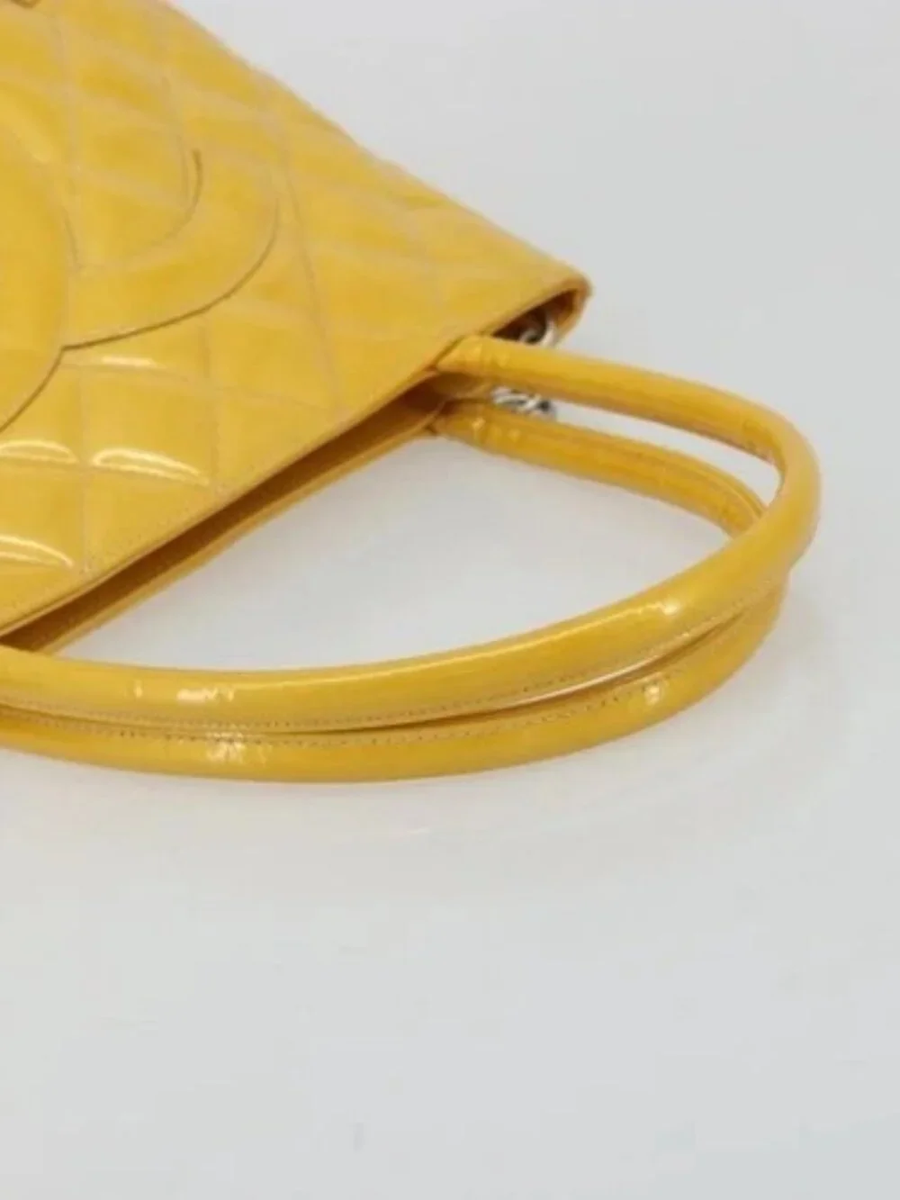 CHANEL Standard Tote Bag Patent leather Yellow CC Auth 177242